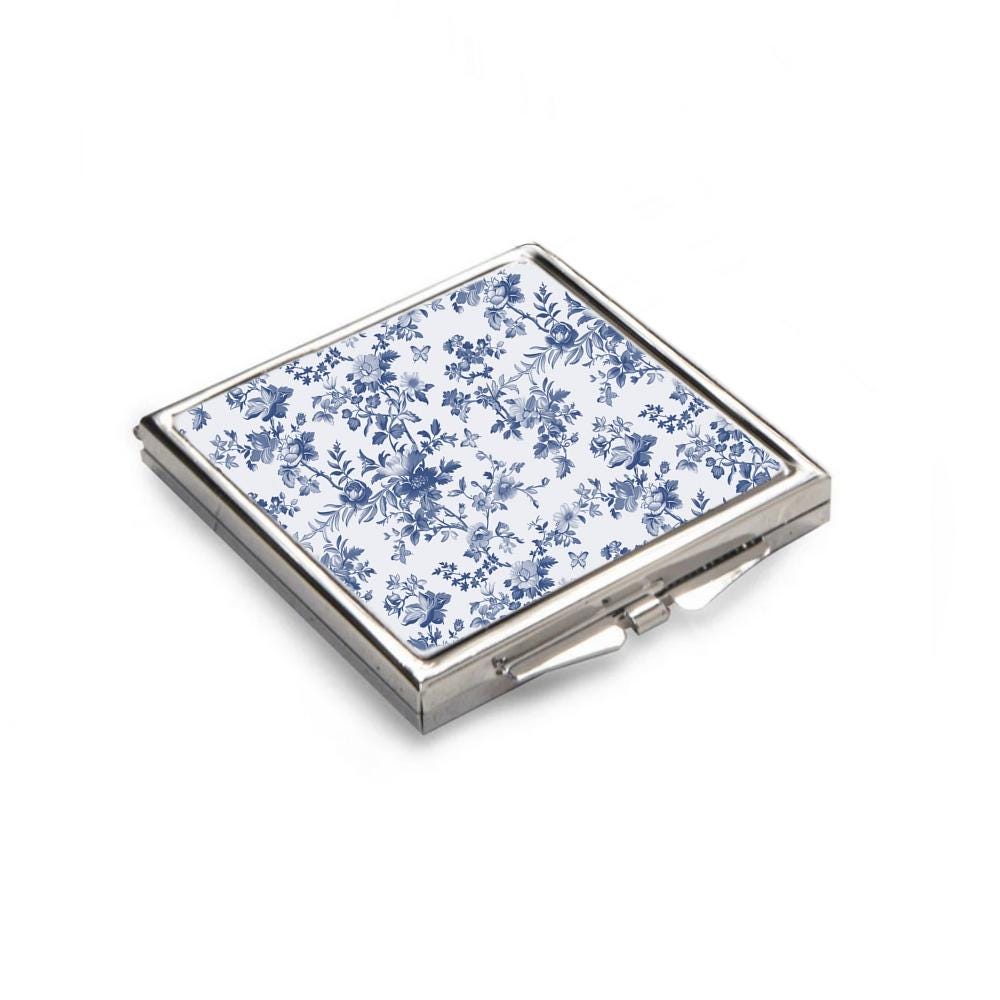 4 Piece Gift Set - Mirror, Magnet, Keyring & Pin Badge - Chinoiserie Blue and White Pattern